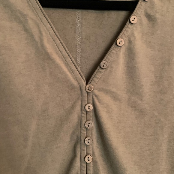 Neuflora Style T-shirt | Size Small - Picture 2 of 9